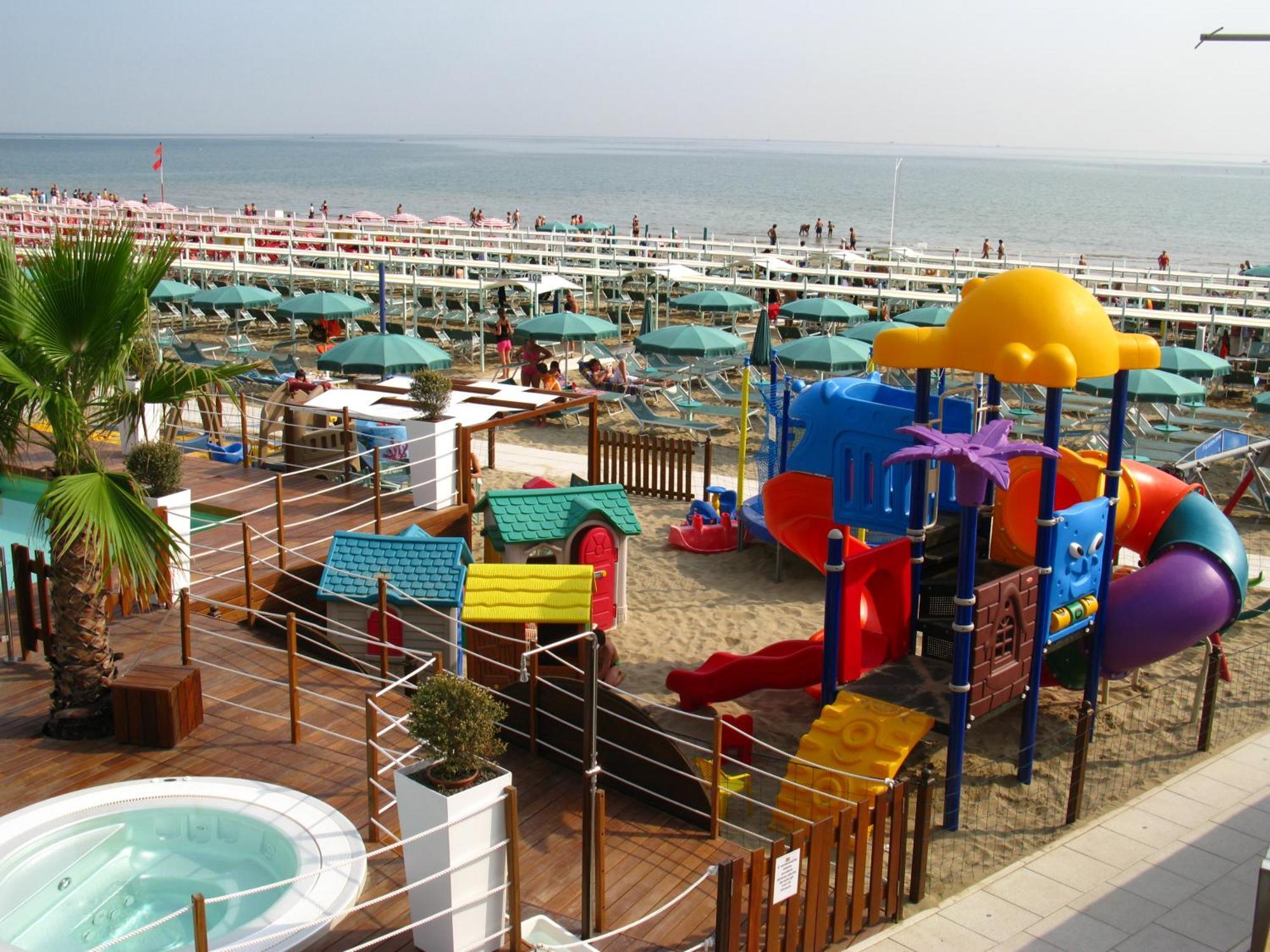 Hotel Taunus - Vista Mare Riccione Eksteriør bilde